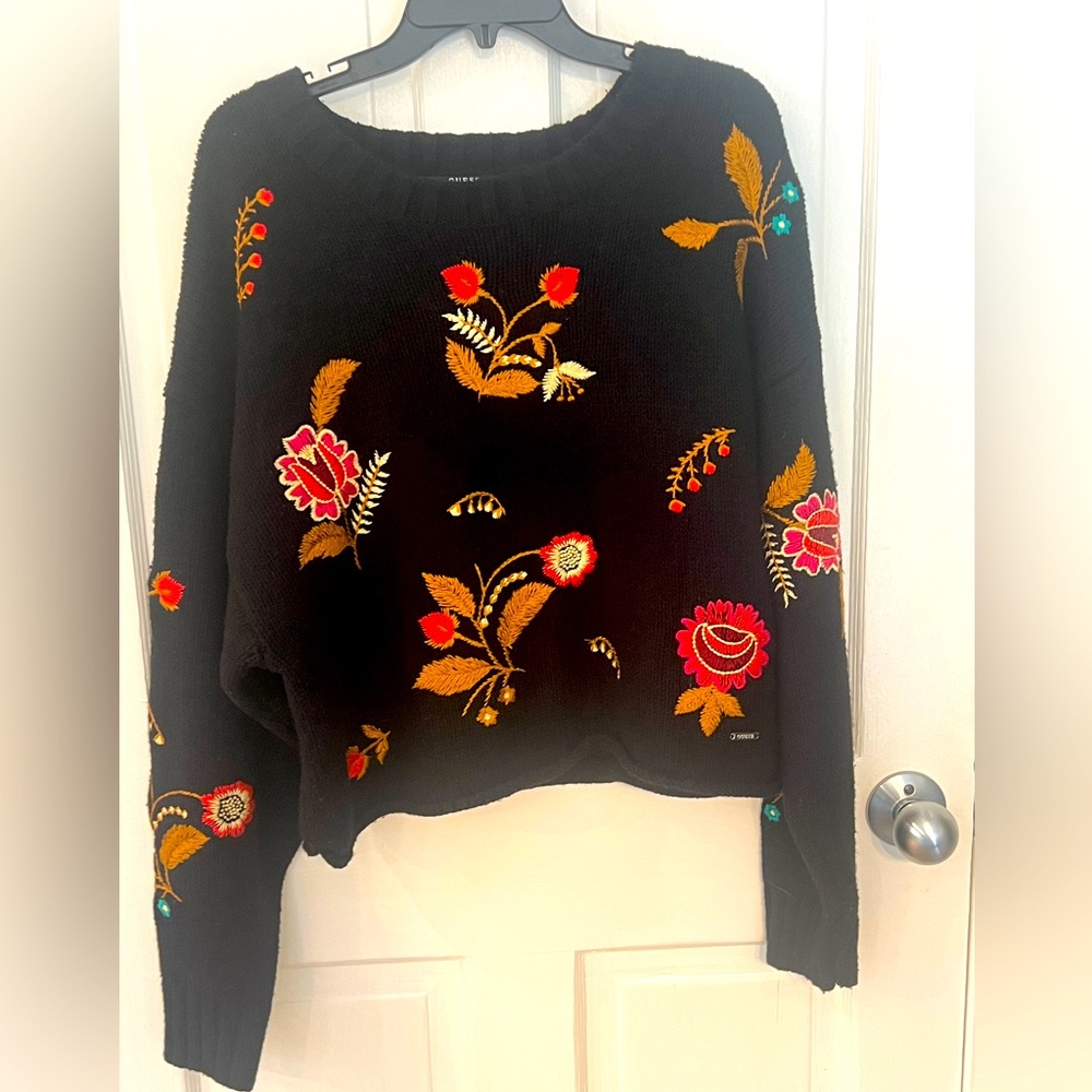 GUESS ~ Vintage Floral Embroidered Black Sweater. - Picture 2 of 6